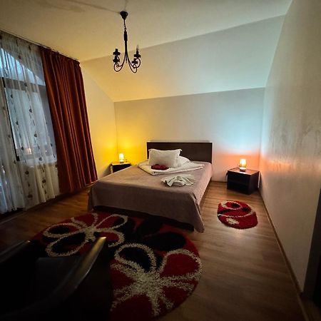 Отель Casa Lupascu Ватра-Дорней Экстерьер фото